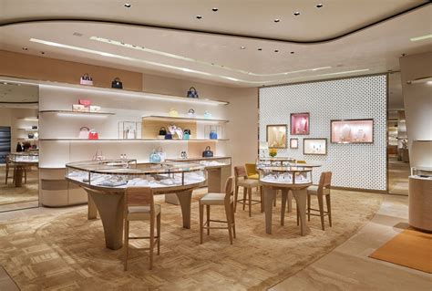 jun aoki louis vuitton ginza|Jun Aoki and Peter Marino redesign Louis Vuitton's Ginza Namiki .